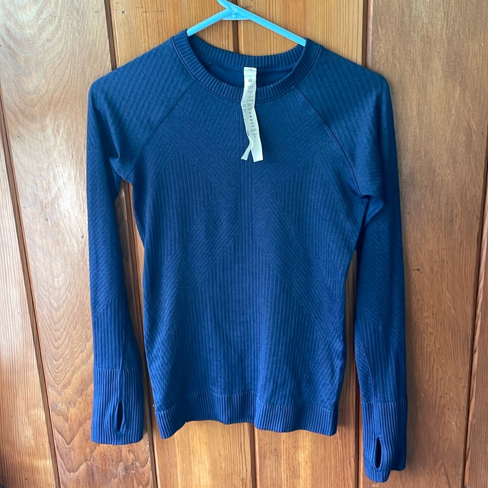 Lululemon rest less  pullover navy blue size 4